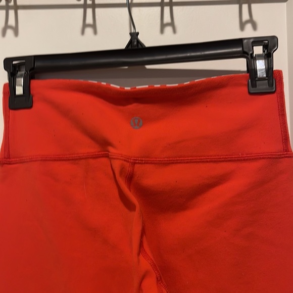Lululemon size 4, pink, 7/8length, great condition - Picture 3 of 4